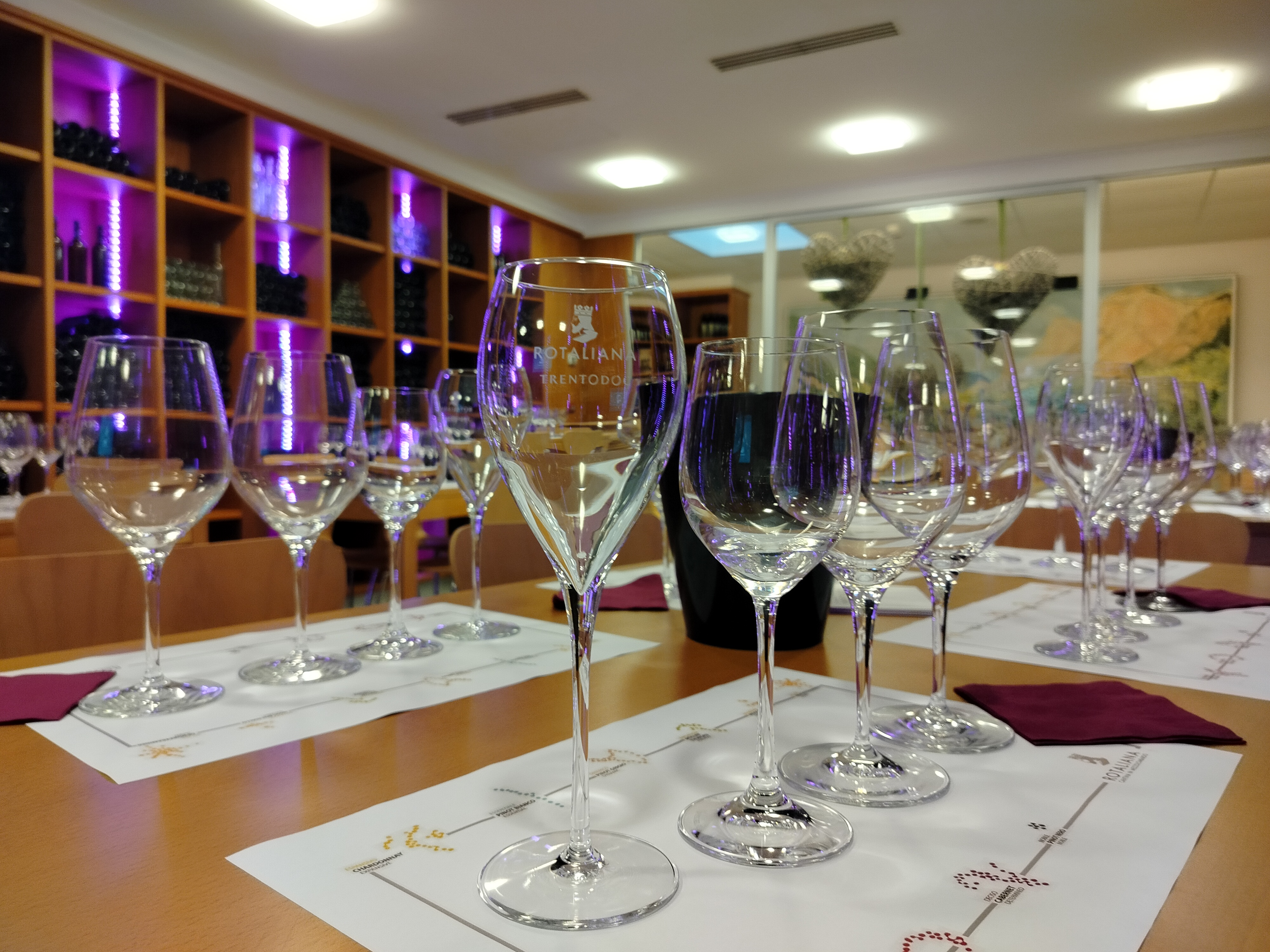 Saletta degustazione Cantina Rotaliana